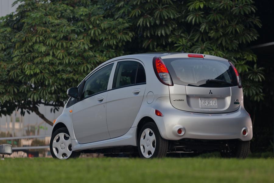  Mitsubishi i-MiEV 2012 года  (US) (фото 178 из 234)